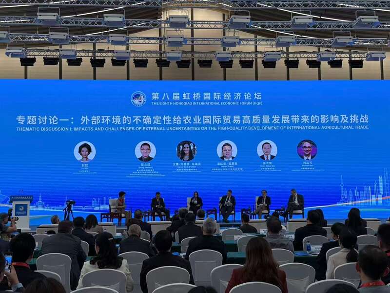 图片包含 游戏机, 建筑, 电脑, 礼堂 AI 生成的内容可能不正确。